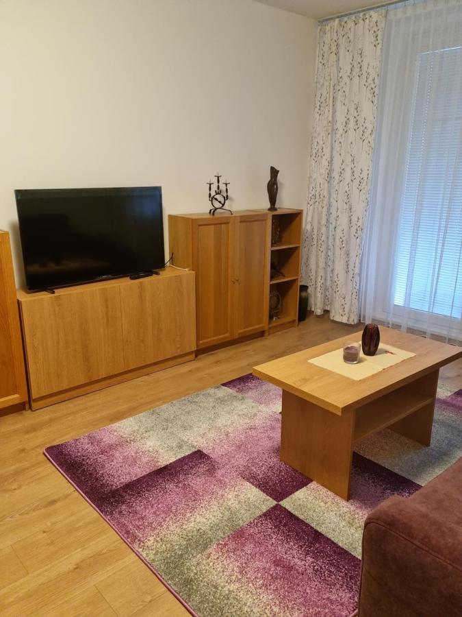 Apartment Nh12 Bratislava Bagian luar foto